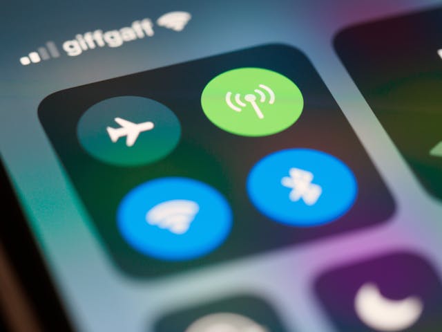 surviving a long flight without Wi-Fi